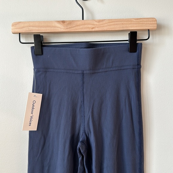 NEW Outdoor Voices Ribbed Kick Flare in Dark Sky XXS - Picture 3 of 6